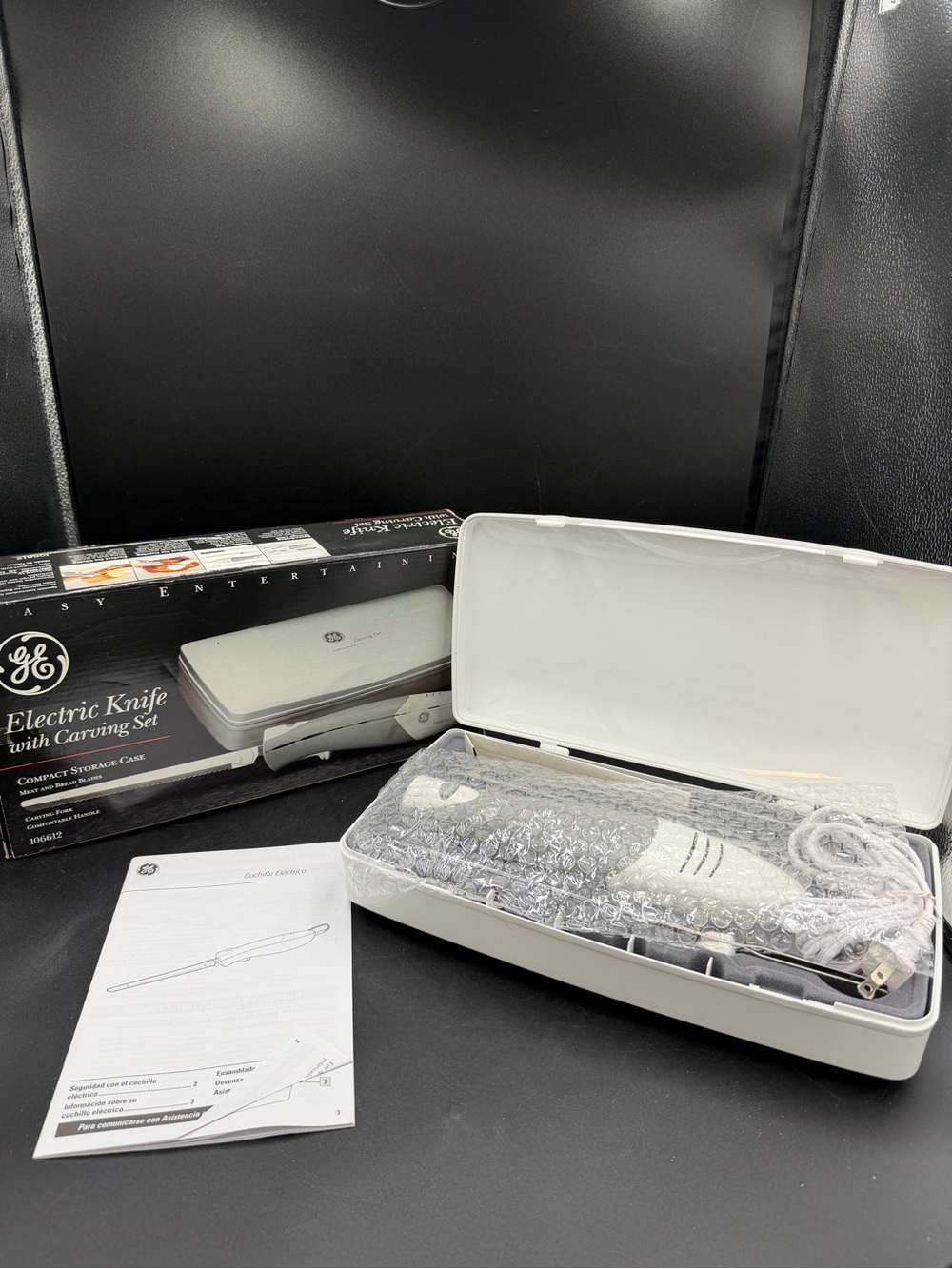 GE Electric Knife Carving Set Model 106612 With Bread & Meat Blades w/ Box